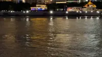 夜游上海黄浦江