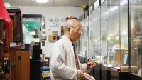 78岁老人收藏古董相机2000多台，建博物馆免费开放：老外拿着卡来让我报价