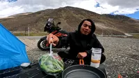 新疆之旅七十，温泉县，鄂托克赛天泉景区(三)