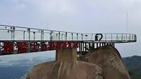 安庆巨石山，世界最大的心型玻璃平台，惊险刺激，60元门票没白花