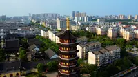 航拍泰州南山律寺，凤城河畔的千年古刹，诉说着厚重的佛教记忆