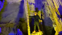 带着家人们一起到罗城县天门山景区游玩，山洞里的美景太壮观了