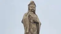 2026年3月17日拍摄于普陀山南海观音景区，本人手机拍摄，原图未修饰！看视频开始处佛光，后试着拍了几次均为出现……