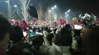 咸阳统一广场跨年人多如麻 拼尽全力视频无法发出