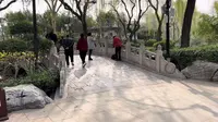 济南三大名胜之一，趵突泉景区，被称作天下第一泉