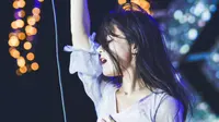 黄霄雲《我们的爱》现场。818金华鹿女湖音乐节，up主饭拍。