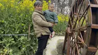 圩墩遗址公园遛娃赏花