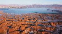 【4K 航拍】飞越乌海湖！上帝视角看水映雅丹与甘德尔山同框