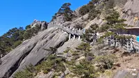 黄山之百步云梯与一线天