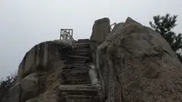 九华山海拔最高处十王峰(飘雪版)