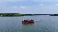 三湘四水·相约湖南🌄，常德津市等你来！绿岛蓝湾，碧波荡漾，美景尽收眼底。周末不妨相约毛里湖，尽享绿岛蓝湾的魅力，让心灵得到放松与滋养。🌊🏞️ #湖南旅游