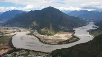 万里长江第一湾，云南石鼓镇，三江并流举世奇观