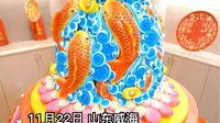山东手造·威海中心坐落于威海民俗文化邨，内设七大展示区，汇聚了锡镶、鲁绣、鱼拓、船模等威海特色手造产品以及花饽饽、西洋参、无花果、牡蛎等威海地标类手造产品。
