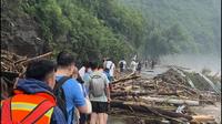 2025年7月27日北京密云区石城镇捧河湾景区洪水，水位下降后