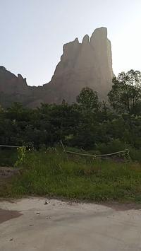 离320国道最近的风景区，上饶市弋阳县龟峰