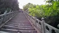 湖北十堰武当山：众多神话故事里提到的南天门就是这，真是太高了