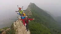 驴友攀爬中国最危险的长城，司马台单边墙