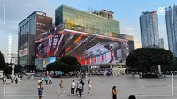 重庆观音桥步行街巨幕