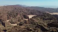 航拍中国-阿克苏地区温宿县天山托木尔大峡谷