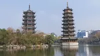 日月双塔 号称世界第一铜塔