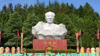 拜谒耀邦广场，缅怀伟大的无产阶级革命家胡耀邦同志，两袖清风！