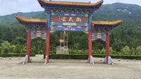 4小时徒步登南武当大别山主峰，道场空荡荡让人诧异（1）