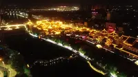 临渭区：航拍渭南老街。夜幕降临，灯火璀璨