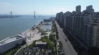 航拍汕头海滨路 华侨公园往西 大疆mini3 1080P