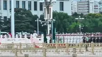 8月18号，天安门广场降半旗致哀，悼念朱镕基总理。
