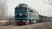 开口瓜DF4B1316牵引敞车进入石横特钢厂区