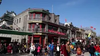 北京前门大街，即正阳门大街，市著名商业街，长845米，宽20米，百年老店争相落户。
