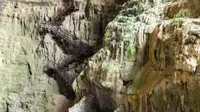 湖北三峡宜昌远安武陵峡口溶洞   导航：武陵峡口生态旅游区（4A,几小时山路全程步行）