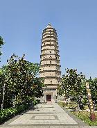 经阳崇文塔2025-5-28，中国最高砖塔 83.218米，共有13级，成为中国最高的古砖塔‌ 陕西泾阳的崇文塔 ，崇文塔位于陕西省咸阳市泾阳县城东南10公里