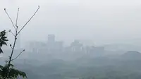 2025年5月18日杭州市桐庐县大奇山森林公园下山途中远眺桐庐城区