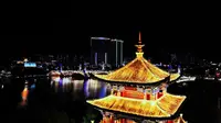 “都说兴盛桥像塞纳河，可桥边这座千年锁水阁，才是大理真正的魂。#航拍大理 #锁水阁 #兴盛大桥 #在大理爱上生活”#旅行推荐官
