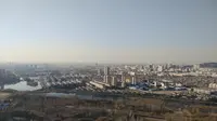 实拍邹城护驾山公园，登山栈道焕然一新，俯瞰全城