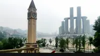 重庆南滨路钟楼广场现状解说（现在这个钟楼已经停摆了永远指在了11:07）