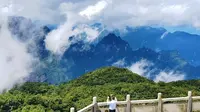 湖南天门山最高峰：云梦仙顶360度。