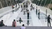 张家界大峡谷玻璃桥跳forever！i人炼狱来了