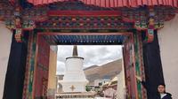 曲果德庆林寺