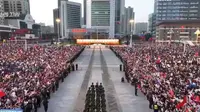 庆祝中华人民共和国成立75周年 太原五一广场举行升国旗仪式