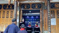 2022首都师大“蒲公英行动”美育夏令营项目6组老师同学共参观雷山苗族银饰刺绣博物馆