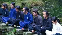 五龙谷底 青羊桥旁 练功打坐 神完气足