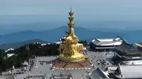 航拍峨眉山华藏寺（金顶）