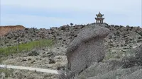 打卡巴彦淖尔风蚀冰臼地质公园，公园的石头写满了大自然演变的历史