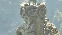 武当山南岩宫风景区位于湖北丹江口，是武当36岩中最美处，属全国重点文保单位。 始建于元代，现存元建石殿、明建南天门等，天乙真庆宫石殿为石砌仿木结构