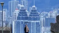 “兰哈顿”爆火出圈，师傅火速打腻子翻新山门，网友喊话兰州文旅接住泼天富贵