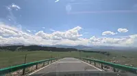 （静音眼睛纯享版）新疆-喀拉峻草原（下半部），如画一般的云杉森林，草原，蓝天白云。