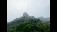 攀爬秦皇岛角山长城
