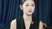 长春动植物公园美女如云：女儿国国王PK孔雀公主